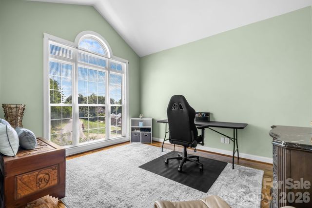 1025 N Shore Drive, Hickory, NC 28601