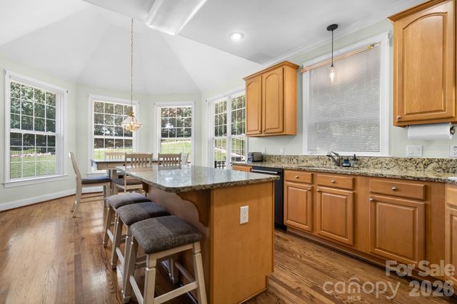 1025 N Shore Drive, Hickory, NC 28601