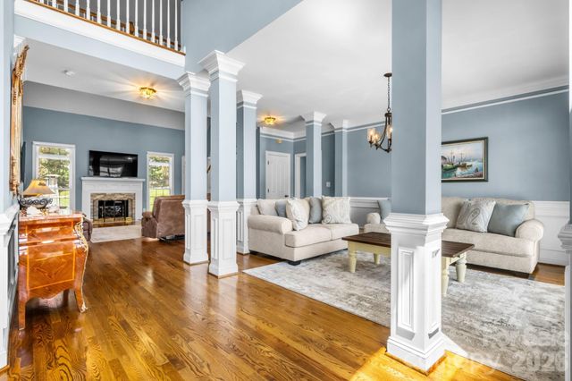 1025 N Shore Drive, Hickory, NC 28601
