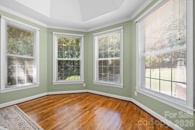 1025 N Shore Drive, Hickory, NC 28601