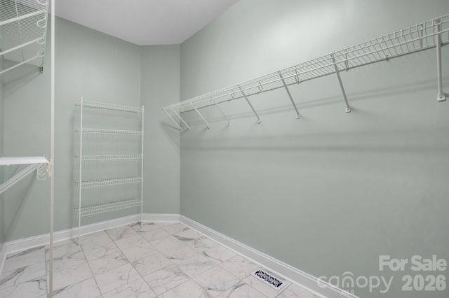 1025 N Shore Drive, Hickory, NC 28601