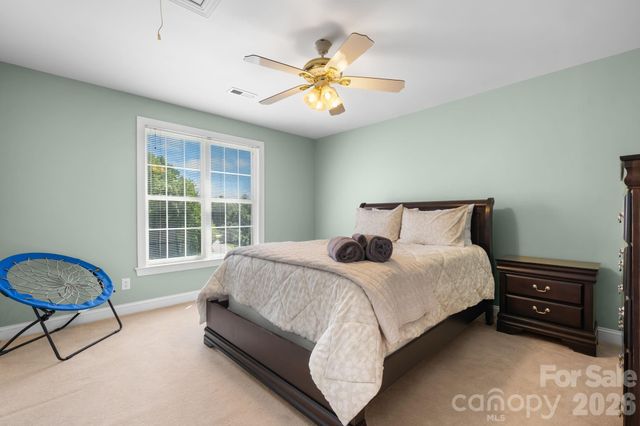 1025 N Shore Drive, Hickory, NC 28601