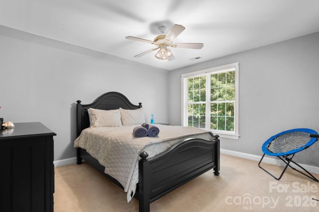 1025 N Shore Drive, Hickory, NC 28601