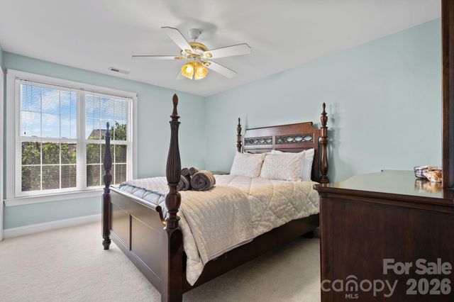 1025 N Shore Drive, Hickory, NC 28601