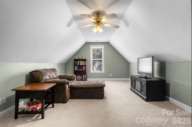 1025 N Shore Drive, Hickory, NC 28601