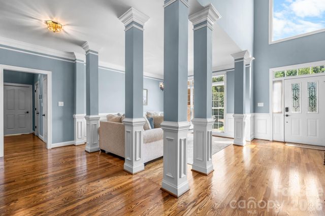 1025 N Shore Drive, Hickory, NC 28601
