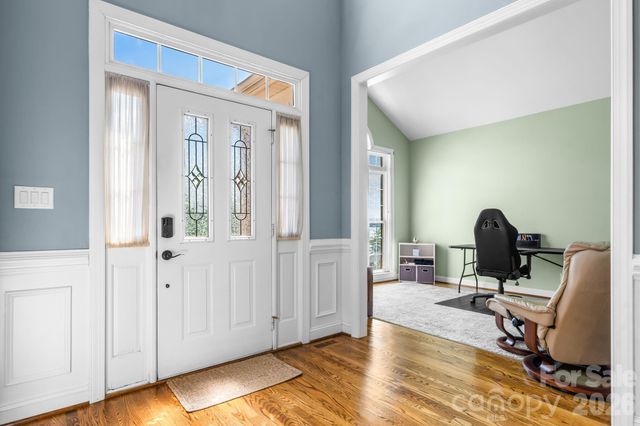 1025 N Shore Drive, Hickory, NC 28601