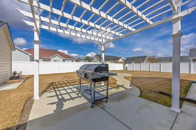 609 Fieldwoods Dr., Conway, SC 29526