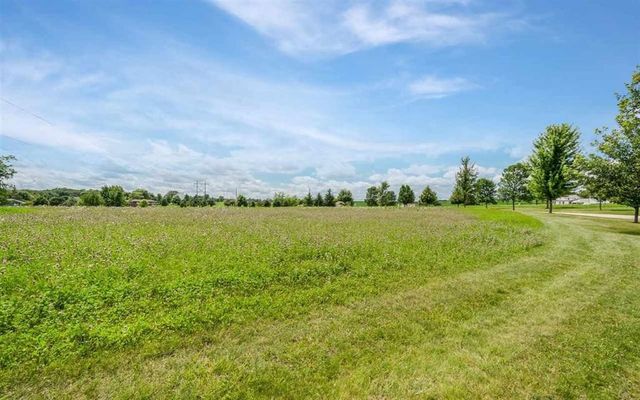 1688 Timberlake Run, Cedar Rapids, IA 52403