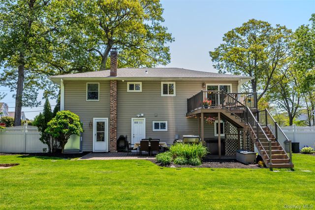 46 Hewitt Boulevard, Center Moriches, NY 11934
