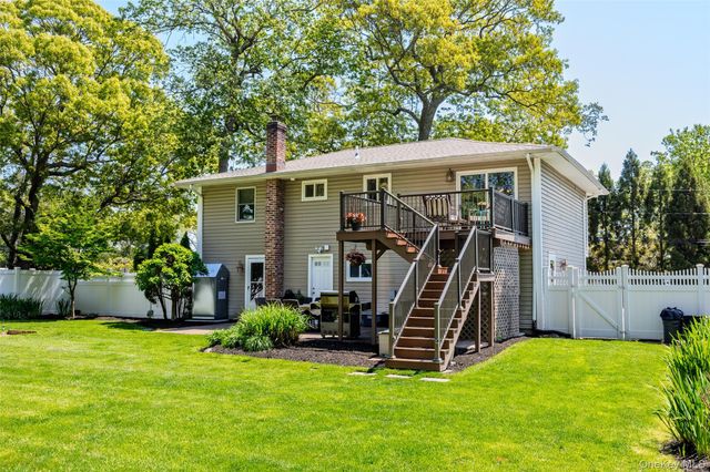 46 Hewitt Boulevard, Center Moriches, NY 11934