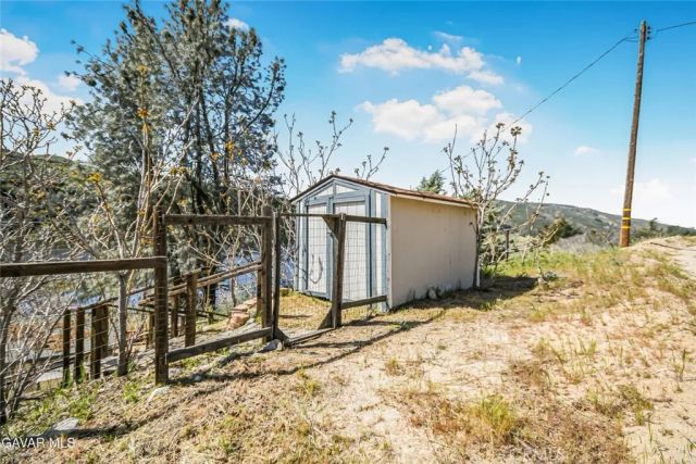 17743 Elizabeth Lake, Lake Hughes, CA 93532