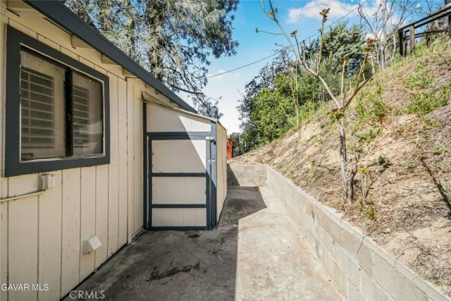 17743 Elizabeth Lake, Lake Hughes, CA 93532