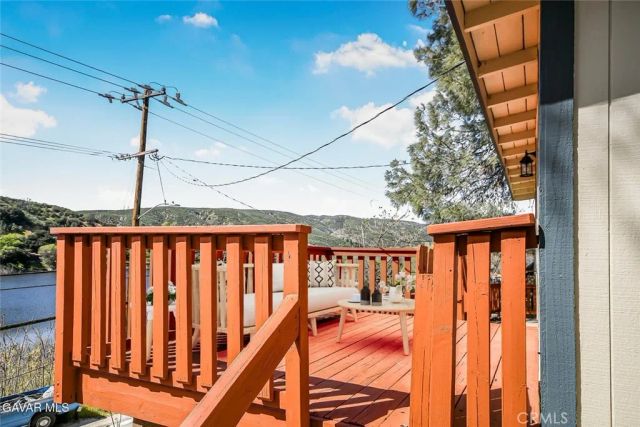 17743 Elizabeth Lake, Lake Hughes, CA 93532