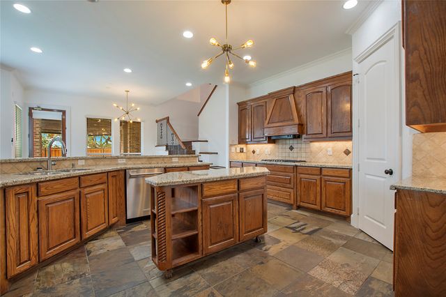 4501 Redwood Court, Irving, TX 75038