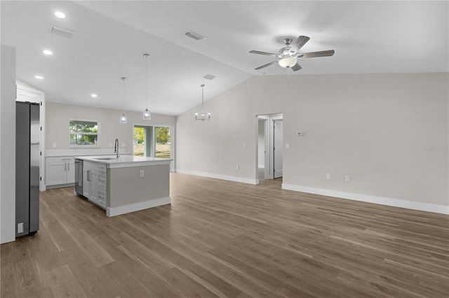 8 MALAUKA RUN COURT, Ocklawaha, FL 32179