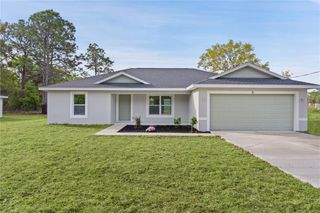8 MALAUKA RUN COURT, Ocklawaha, FL 32179
