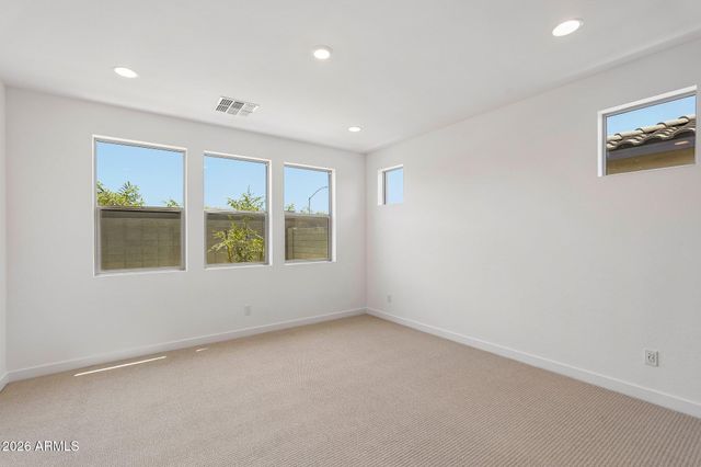 7951 W LOMA Lane, Peoria, AZ 85345