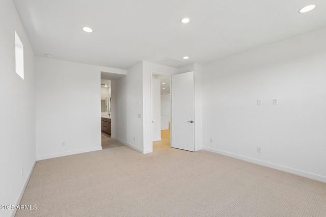 7951 W LOMA Lane, Peoria, AZ 85345