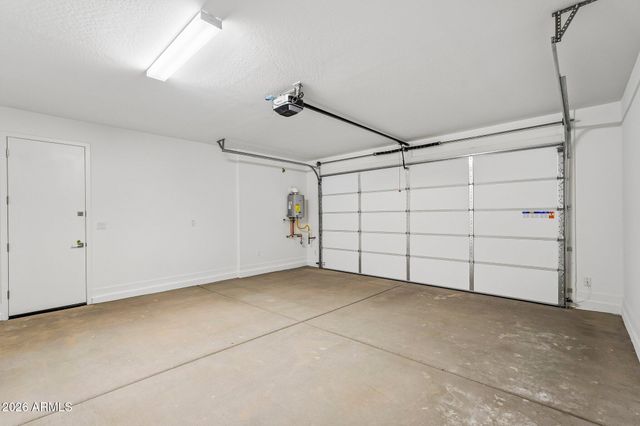 7951 W LOMA Lane, Peoria, AZ 85345