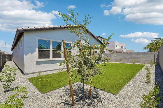7951 W LOMA Lane, Peoria, AZ 85345