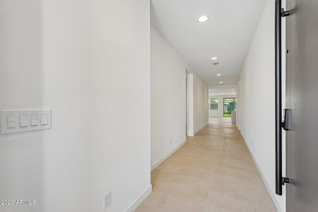 7951 W LOMA Lane, Peoria, AZ 85345 — photo 5