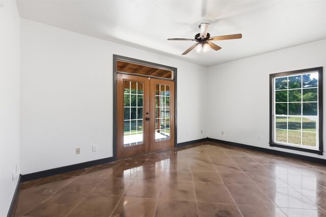 1070 S Reno Road, Reno, TX 76082