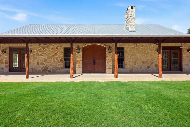 1070 S Reno Road, Reno, TX 76082