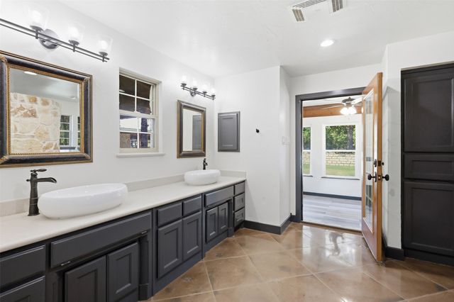 1070 S Reno Road, Reno, TX 76082