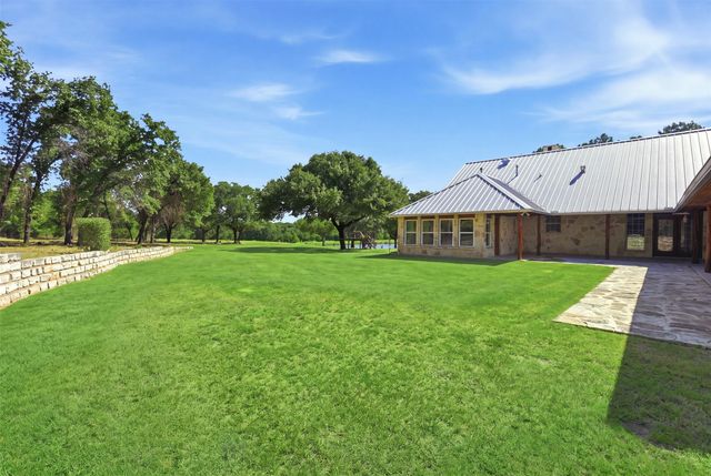 1070 S Reno Road, Reno, TX 76082