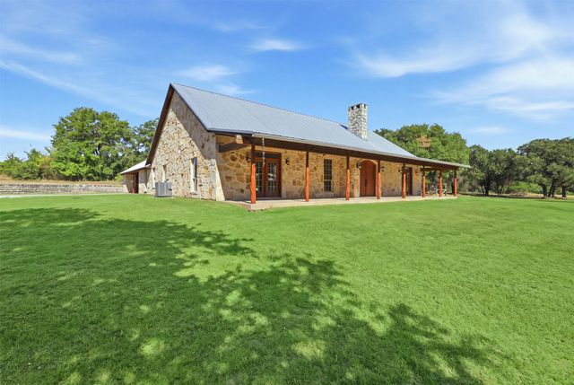 1070 S Reno Road, Reno, TX 76082