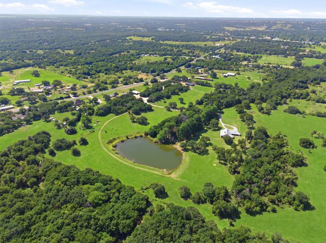 1070 S Reno Road, Reno, TX 76082