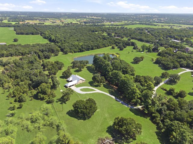 1070 S Reno Road, Reno, TX 76082