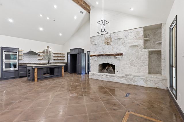 1070 S Reno Road, Reno, TX 76082