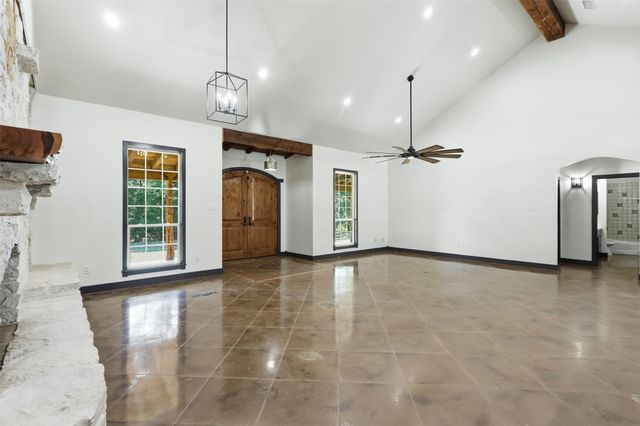 1070 S Reno Road, Reno, TX 76082