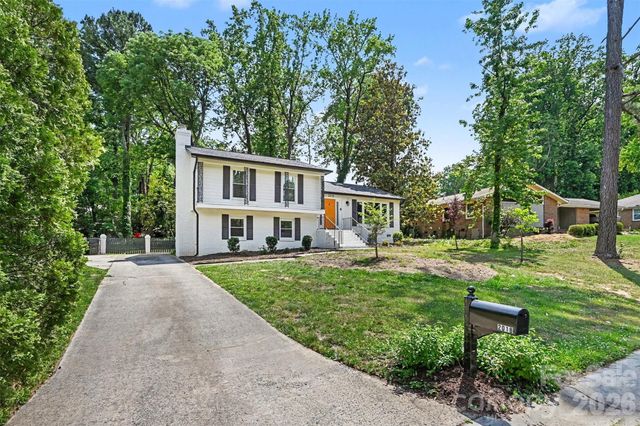 2018 Knell Drive, Charlotte, NC 28212