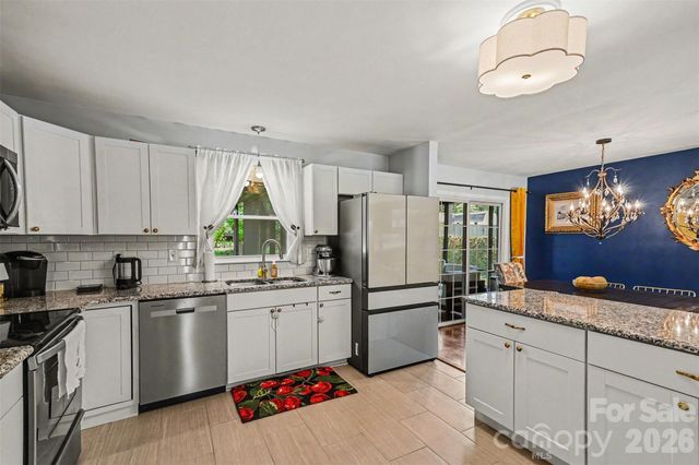 2018 Knell Drive, Charlotte, NC 28212