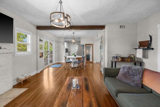 6704 Garden Avenue, West Palm Beach, FL 33405