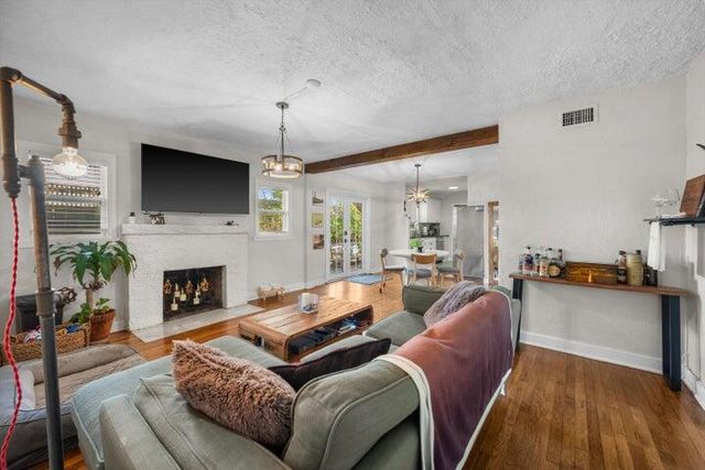 6704 Garden Avenue, West Palm Beach, FL 33405