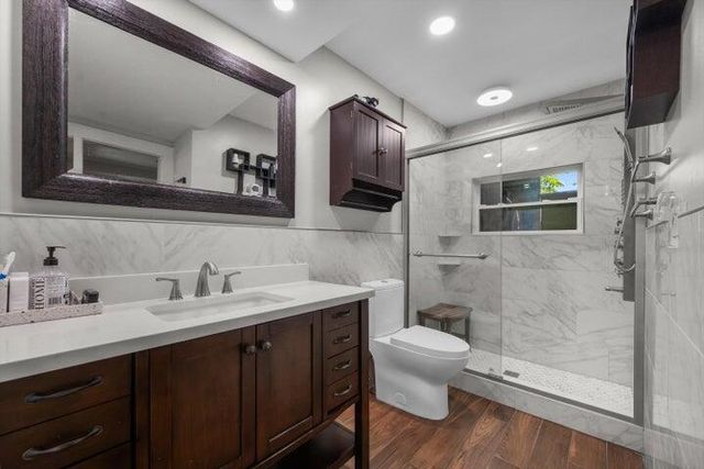 6704 Garden Avenue, West Palm Beach, FL 33405