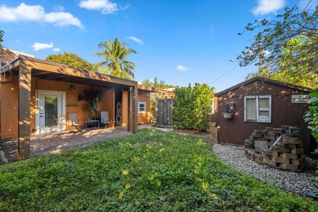 6704 Garden Avenue, West Palm Beach, FL 33405