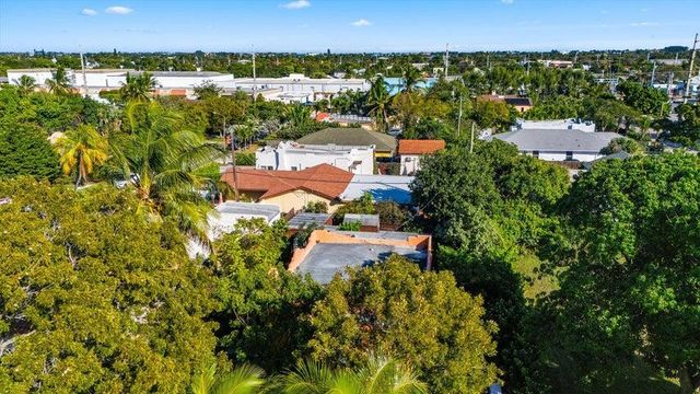 6704 Garden Avenue, West Palm Beach, FL 33405