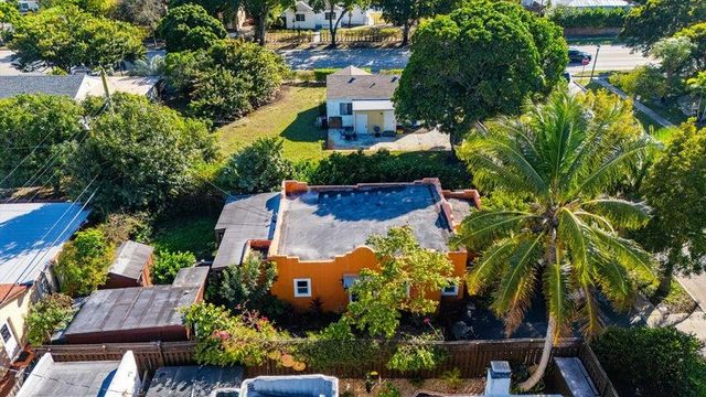 6704 Garden Avenue, West Palm Beach, FL 33405