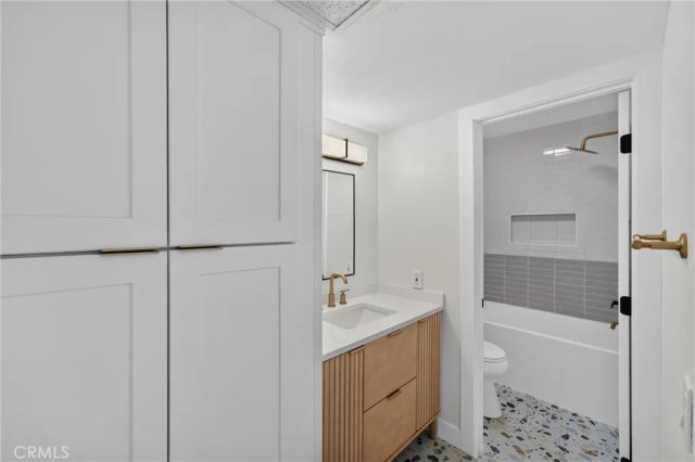 2807 S Fairview C, Santa Ana, CA 92704