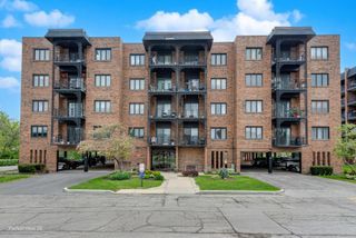 9342 Landings Lane 203, Des Plaines, IL 60016