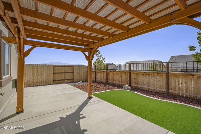 933 Cascade Range Drive, Sparks, NV 89436