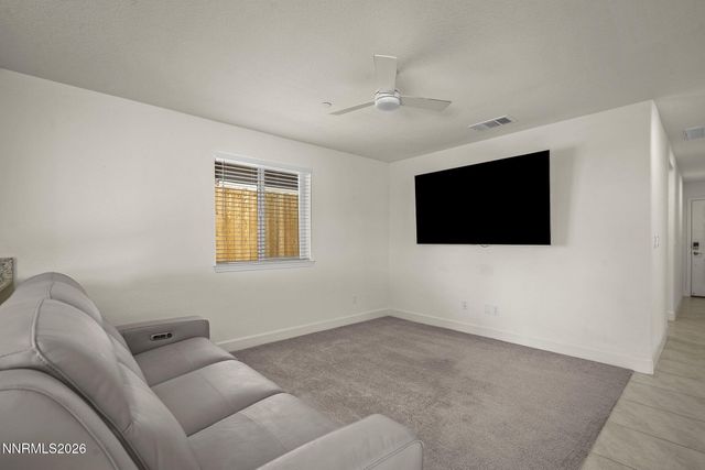 933 Cascade Range Drive, Sparks, NV 89436