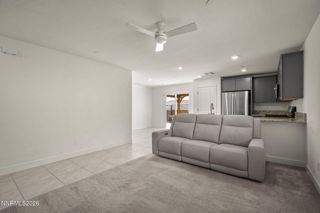 933 Cascade Range Drive, Sparks, NV 89436