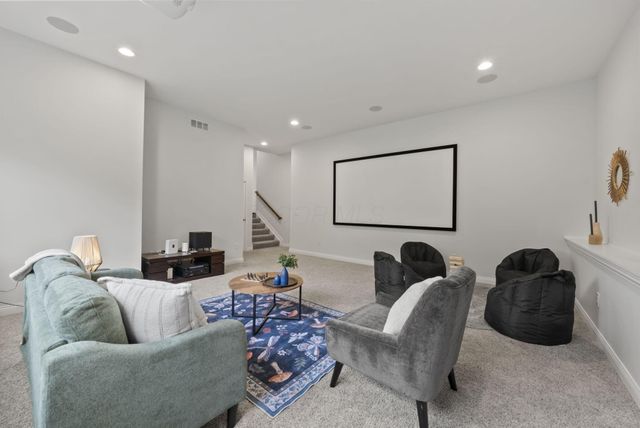 3608 Sparrow Court, Hilliard, OH 43026
