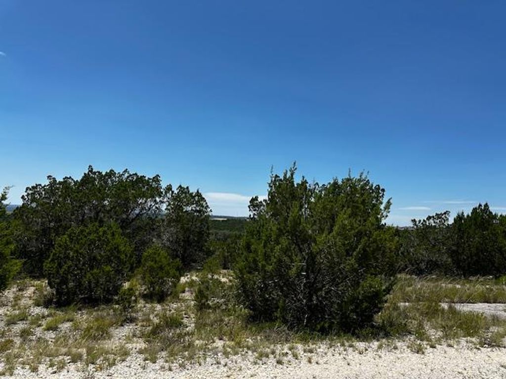 8532 Bronco LN, Lago Vista, TX 78645